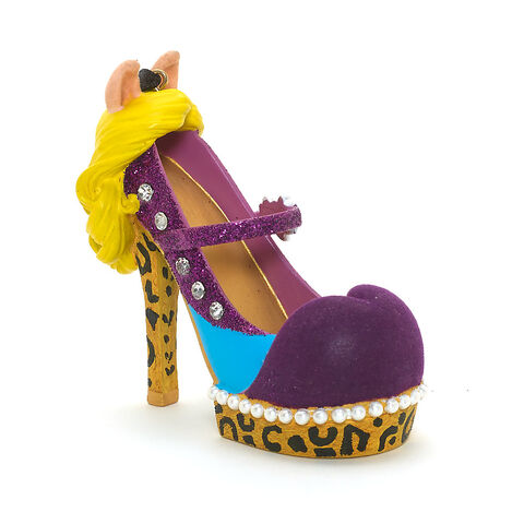 File:Misspiggyshoe-euro.jpg