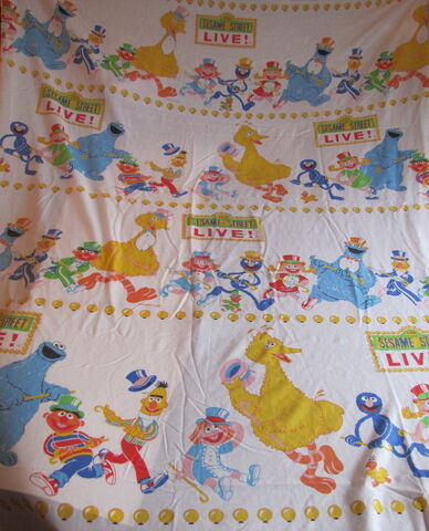 File:SesameStreetLiveBeddingSheet.jpg