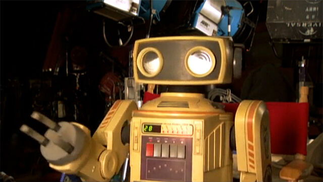 File:TheMuppets-Behind-The-Scenes-Interviews-80sRobot.jpg