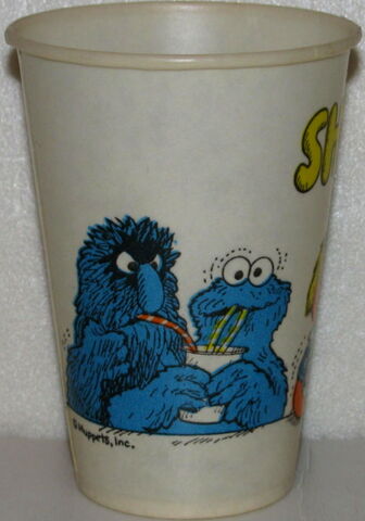 File:Sharing cuppets 1.jpg