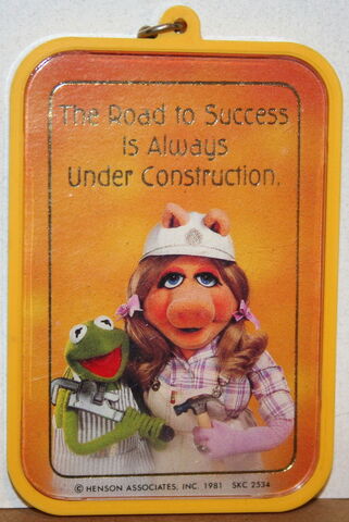 File:Hallmark 1981 keychain construction.jpg