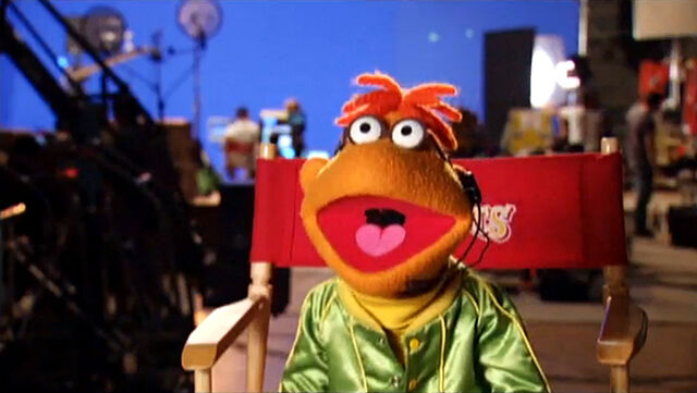 File:TheMuppets-Behind-The-Scenes-Interviews-Scooter.jpg