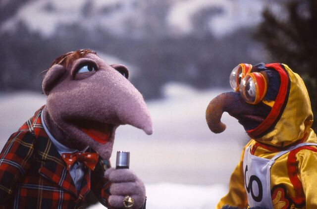 File:Louis Kazagger and Gonzo on GMA.jpg
