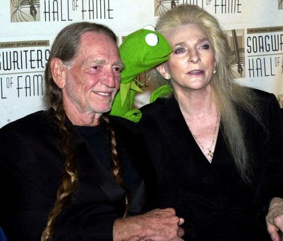 File:Judycollinswilliekermit.jpg