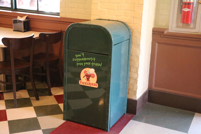 File:PizzeRizzo trash 02.jpg