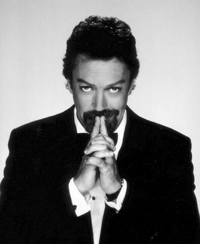 File:TimCurry-BW.jpg