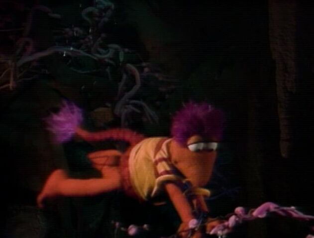 File:Gobo swims.jpg