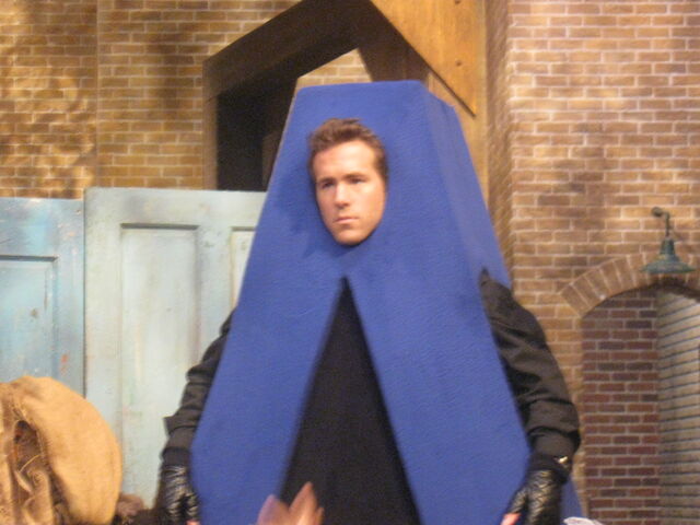 File:RyanReynoldsLetterAseason41.jpg