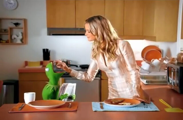 File:Target-CarolynMurphy.jpg