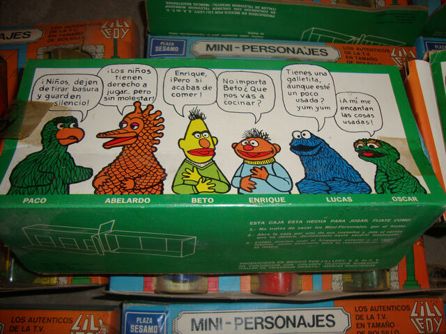File:Minipersonajesback.jpg