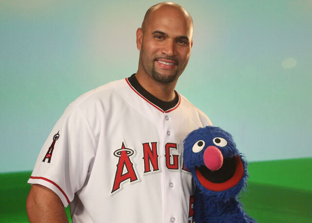 File:Albert-pujols-and-grover.jpg