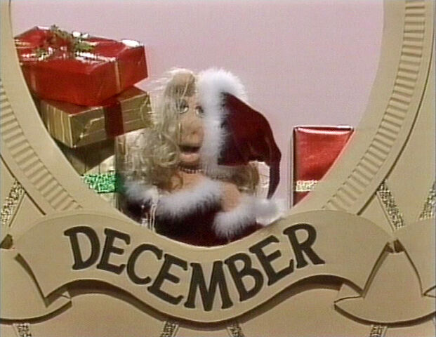 File:TFMPS-December-SantaPiggy.jpg
