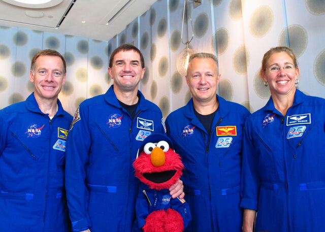 File:Elmo NASA People.jpg