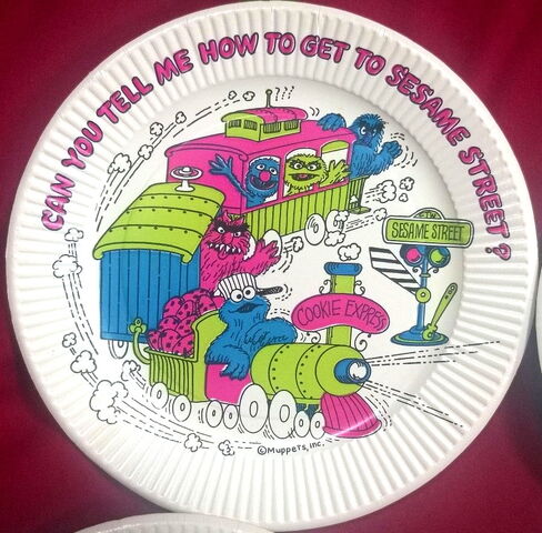 File:Smollin party supplies plate.jpg