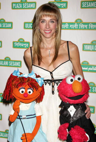 File:2008-gala-Susan Dell.jpg
