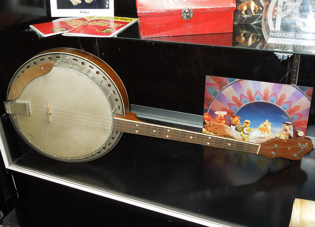 File:Kermit's banjo.jpg