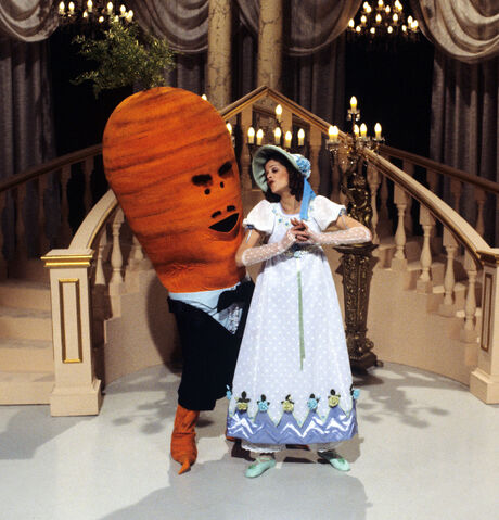 File:Seven-foot-tall Talking Carrot.jpg