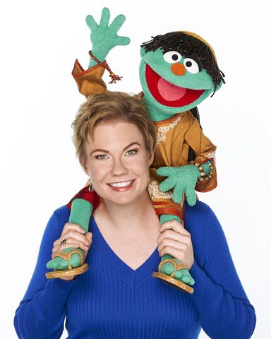 File:Jennifer Barnhart and Raya.jpg