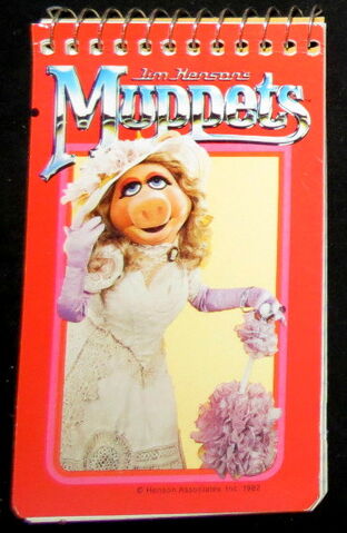 File:82 pad piggy lady.jpg