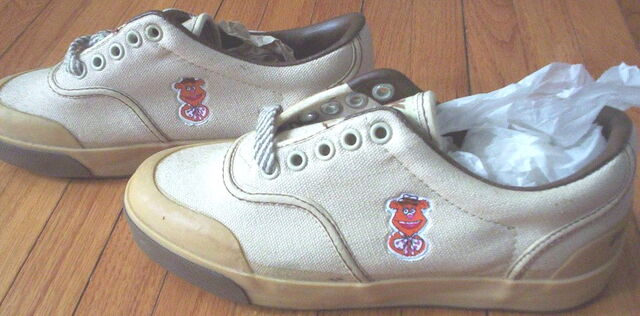 File:Keds 1981 fozzie bear.jpg