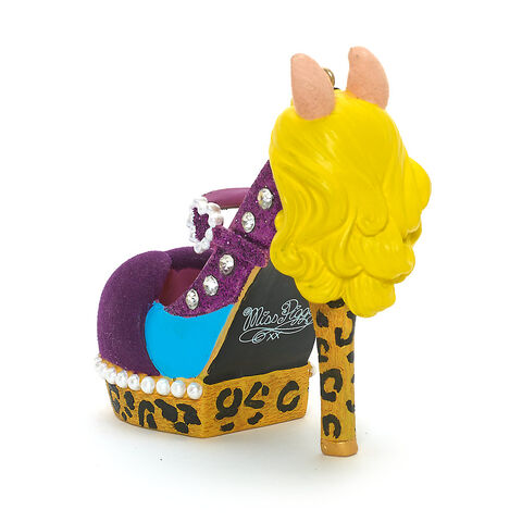 File:Misspiggyshoe-euro2.jpg