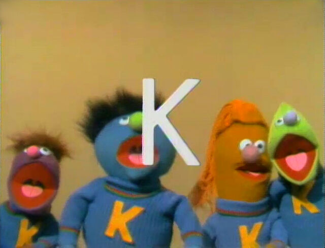 File:1041Kcheerleaders.jpg
