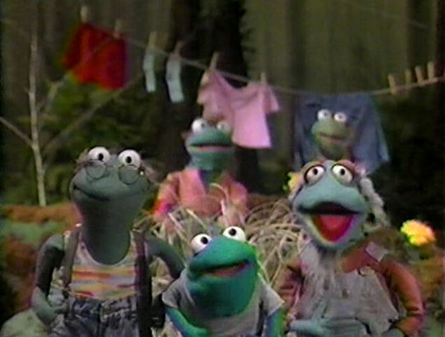 File:Paradise Swamp frogs 01.jpg