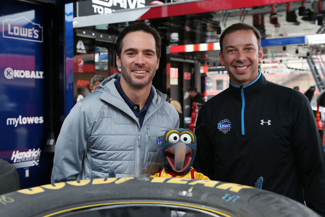 File:Nascar-Gonzo-(2014-03-23)-480181233.jpg
