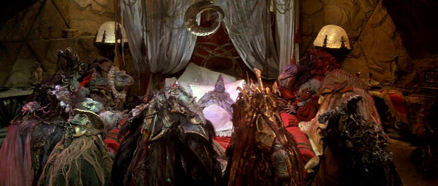 File:TheDarkCrystal-Emperor'sChamber.jpg