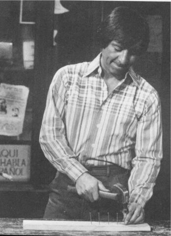 File:Luis hammers.jpg