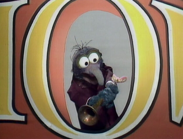 File:Gonzo teeth 419.jpg