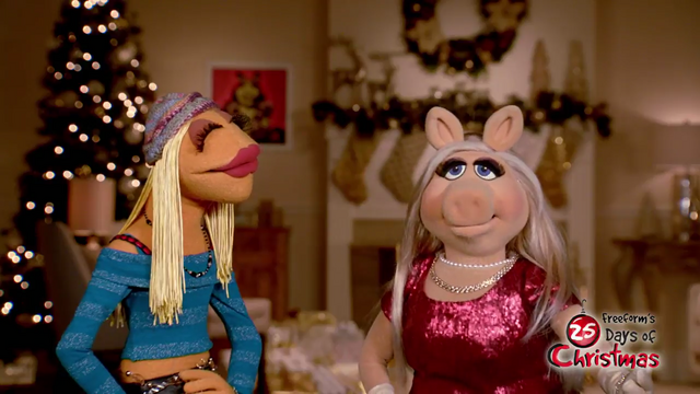 File:PiggyJaniceFreeform.png