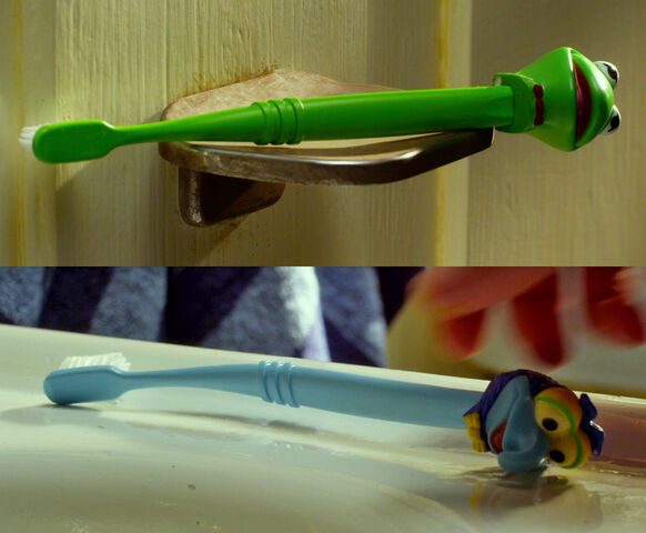 File:Gary and Walter's toothbrushes.jpg