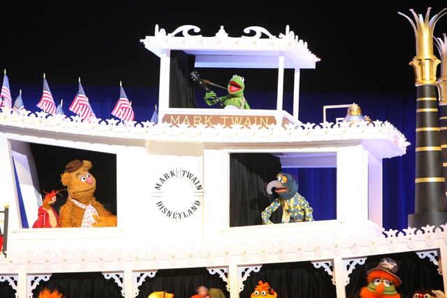 File:Kermit-riverboat.jpg