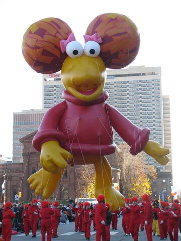 File:RedFraggleBalloon-Philly.jpg