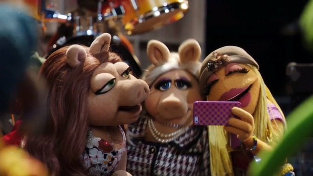 File:Denise, Piggy, Janice.png
