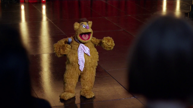 File:TheMuppets-S01E01-BunrakuFozzie.png