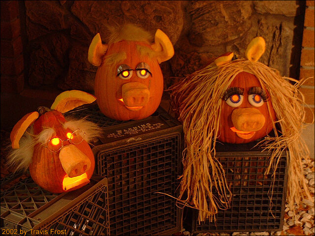 File:TravisFrost-2002-PigsInSpacePumpkins.jpg