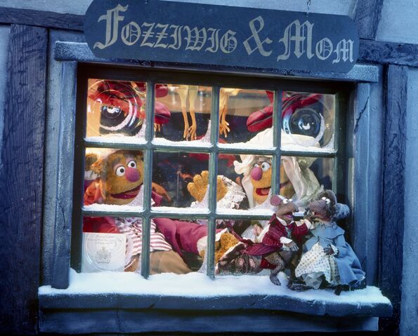 File:Fozziwigandmom.jpg
