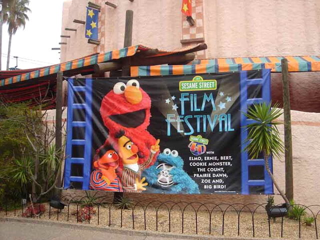 File:Sesame 4d africa 2.jpg