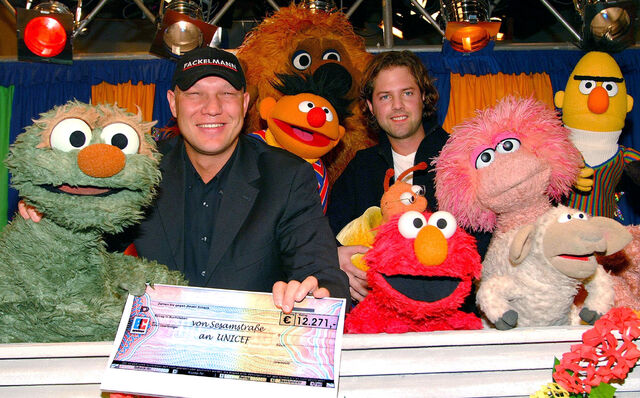 File:Sesamstrasse-30Years-Elmo-(2003-01-22).jpg