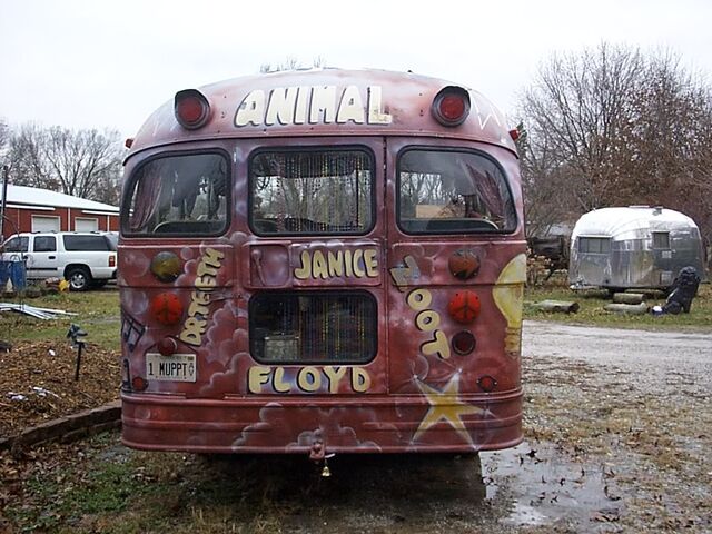 File:Em-Bus5.jpg