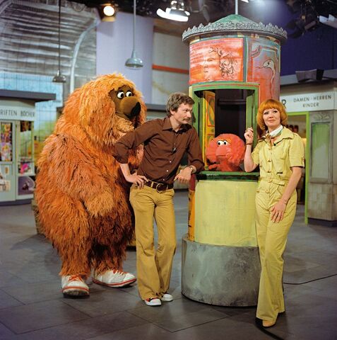 File:Sesamstraße-(circa1979)-Samson-Henning-Tiffy-Lilo.jpg