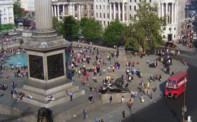 File:Trafalgarsquare-gmc1.jpg