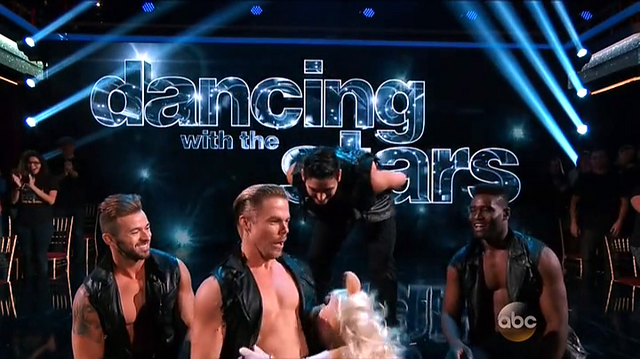 File:DancingWithTheStars-PiggyKissingDerekHough-(2015-09-28).png