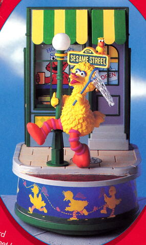 File:Enesco1993IlluminatedBigBirdMusicBox.jpg