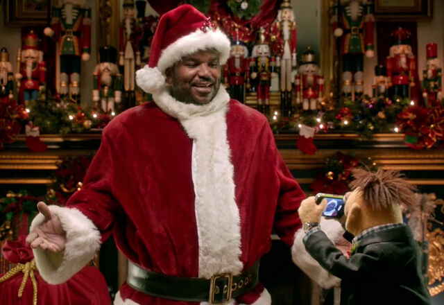 File:Santa - Craig Robinson.jpg