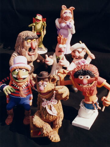 File:Parade models.jpg
