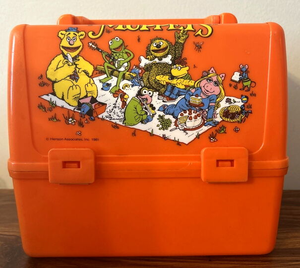 File:1981MuppetsOrangeLunchbox.jpg