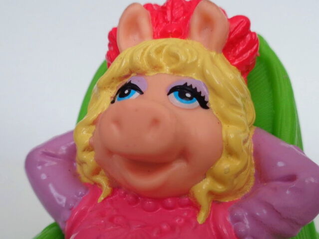 File:Premium mti miss piggy 2.jpg